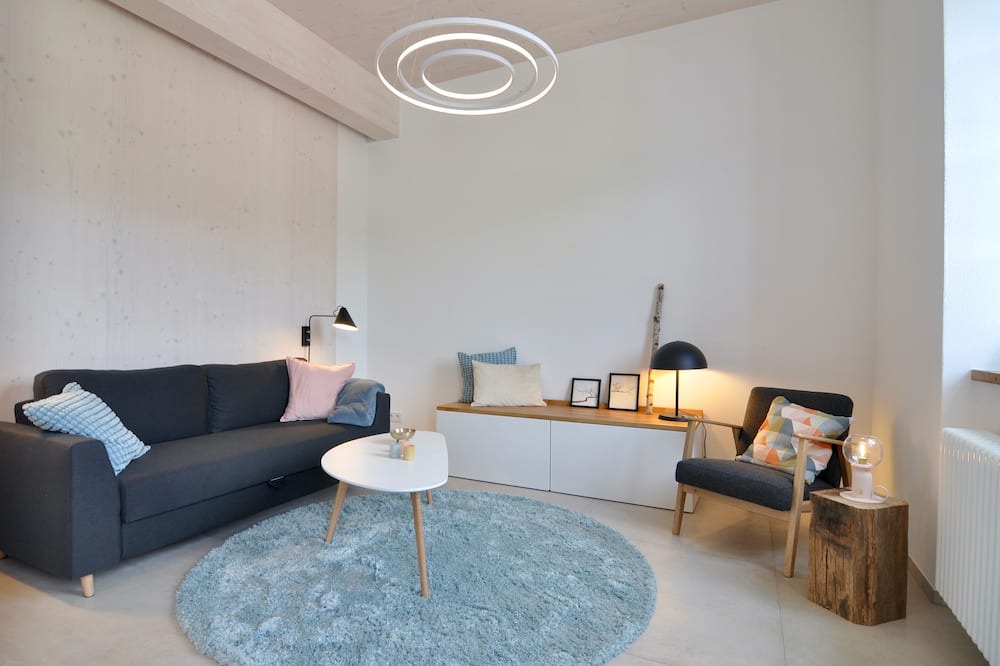 Baustert Apartment | Old school with a modern apartment - The reading room