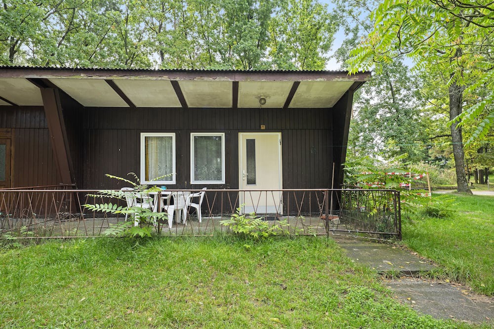 Waldhufen House | Bungalow '1 - Kimbucht' with Private Terrace and Shared Garden