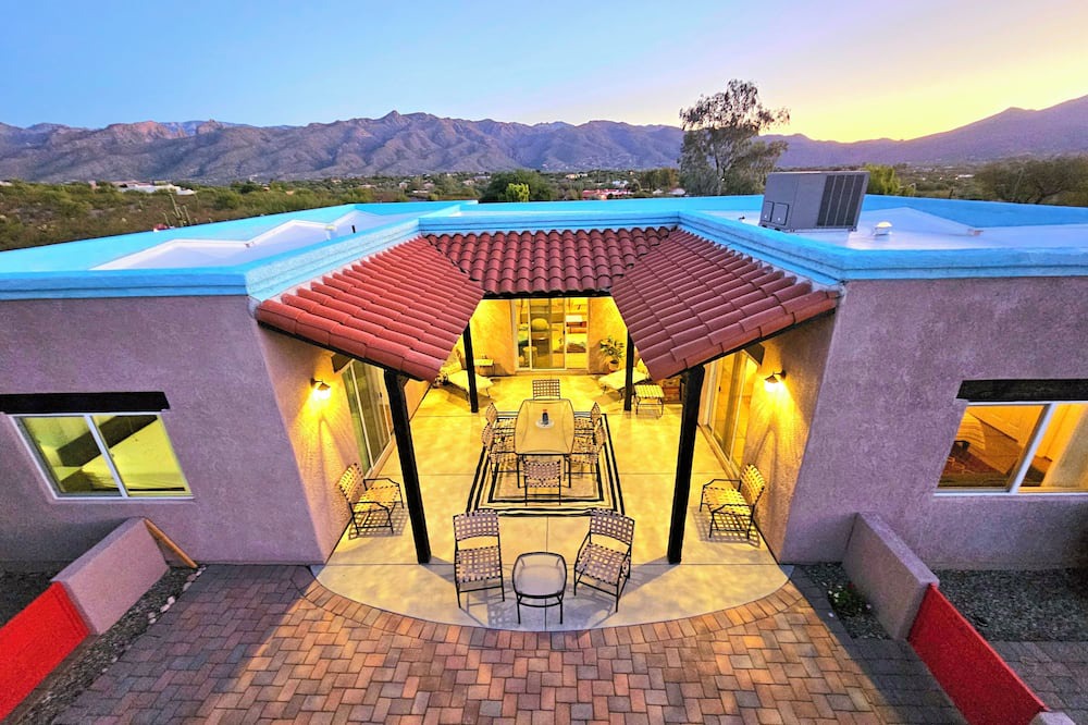 Telesis Estates House | Tranquil Hilltop Retreat with Stunning Desert Views