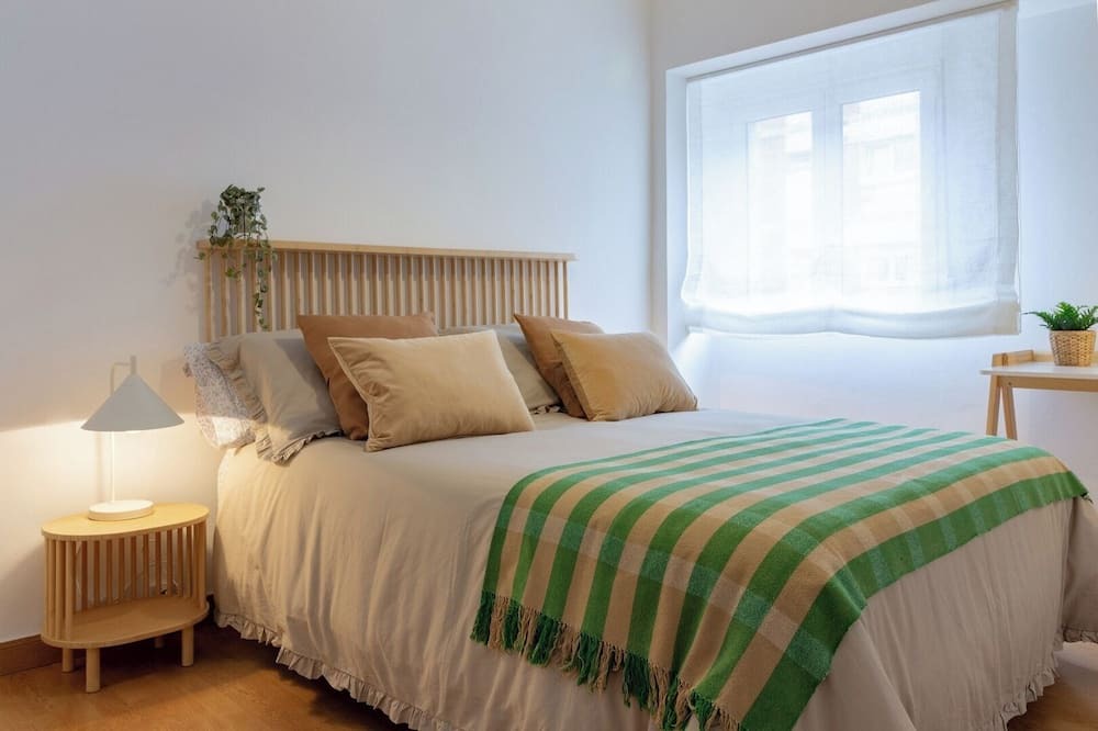 Distrito Oeste Apartment | AH El Rincón de la Calzada. VUT-5778-AS