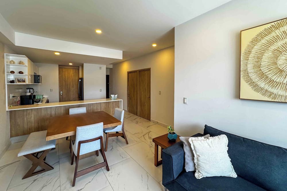 Santa Fe Condo | Modern Apartment with Top Amenities · Prime Santa Fe Location · 2BR/2BA