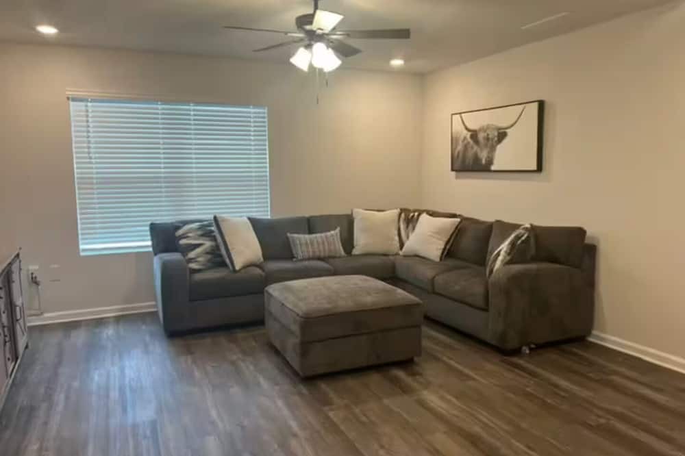 Crestview House | Delightful 4-bedroom house with AC in Crestview