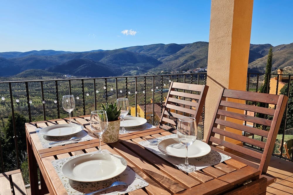Toras House | Quiet townhouse in the Alto Palancia