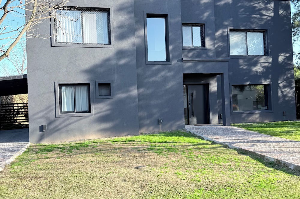 General Pacheco House | Beautiful house in Talar del Lago 2 Neighborhood