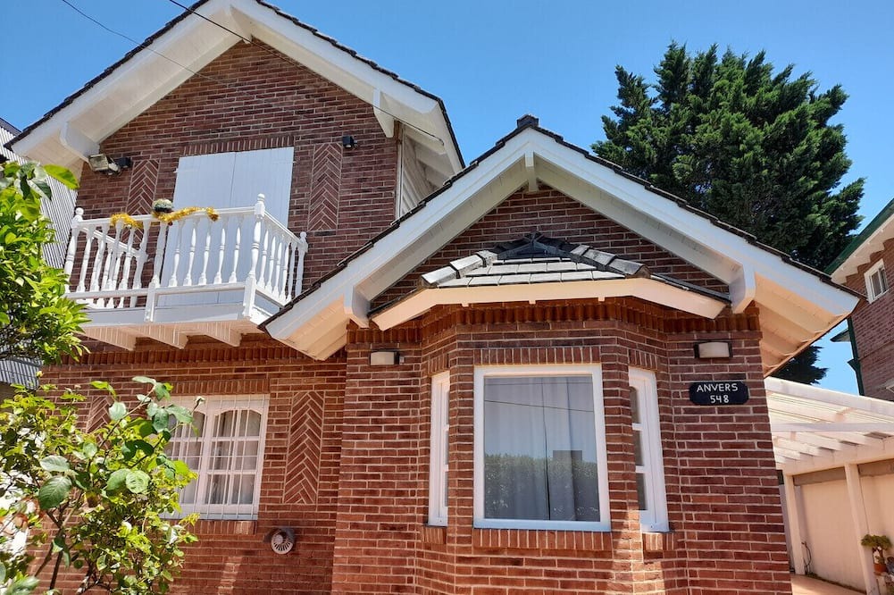 Ostende House | Chalet Anvers 8 persons, 4 rooms/Wi-Fi/Grill/Services/400mts from the sea