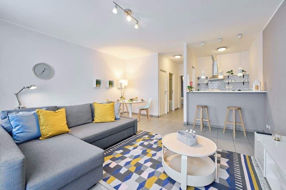 Lower Town Apartment | Grand Place Historic Retreat 2