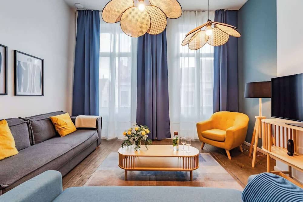 Lower Town Apartment | Modern Comfort by Grand Place