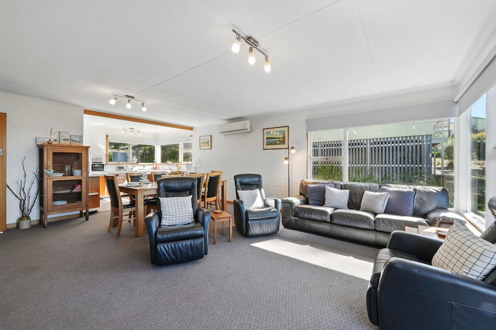 Coningham House | Coningham Beach House