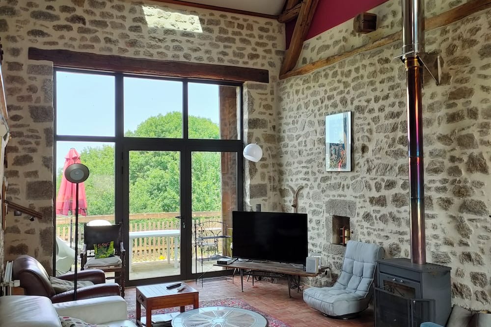 Lormes House | Converted barn, Morvan regional park. All comforts, nature, silence, top views