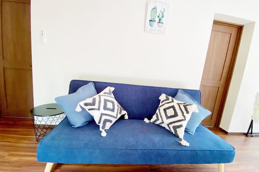 Imadomari Cottage | New Opren ] 16 min. drive to Jangria! 9 minutes drive to Churaumi! BBQOK ! Container house