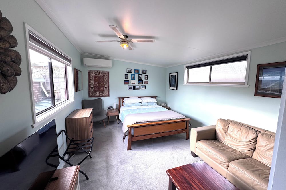 Bayswater House | Private Comfortable bungalow for 2