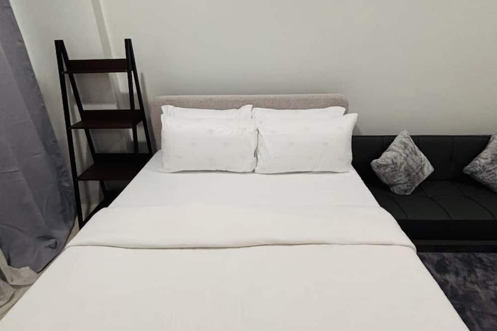 Mandurriao Apartment | WV Towers Studio Escape with Shared Facilities