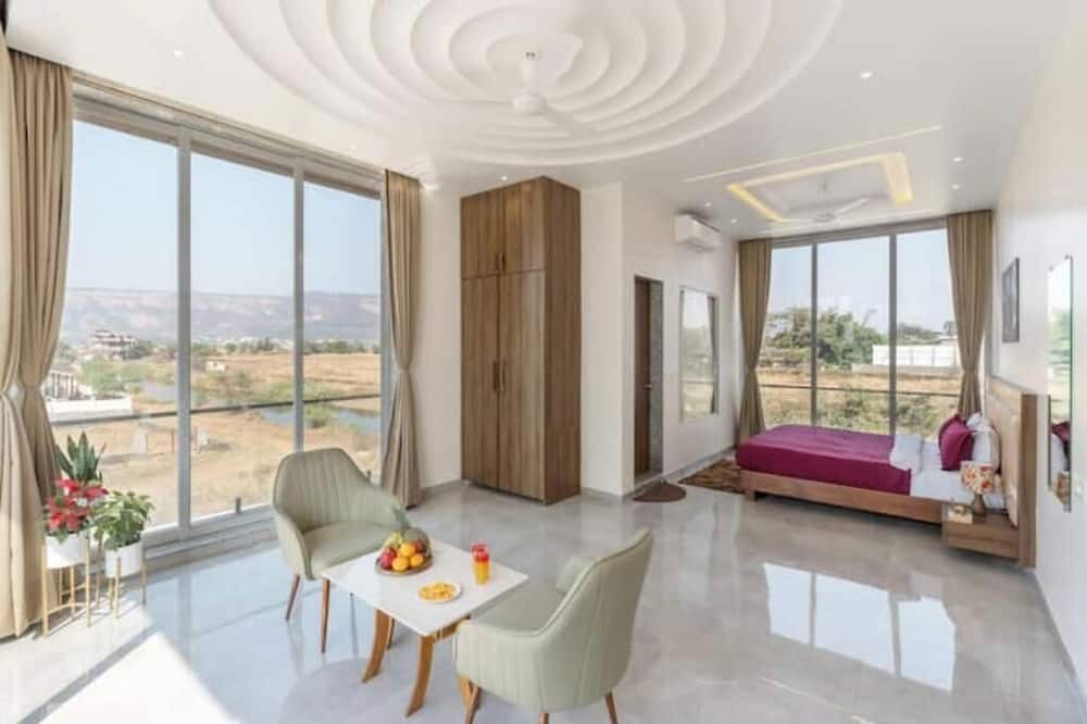 Talegaon Dabhade Villa | 5BHK Delight -Mountain View/Steam Room, Pool table