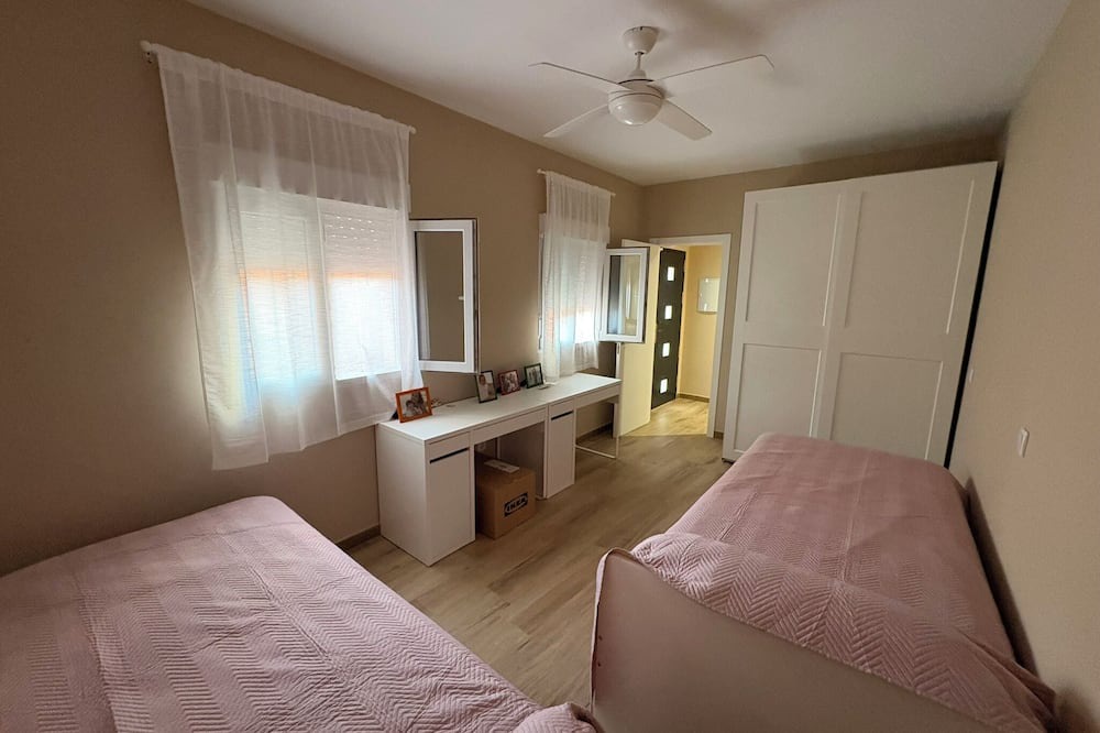 Albunol House | Beachfront with barbecue. Ideal for families