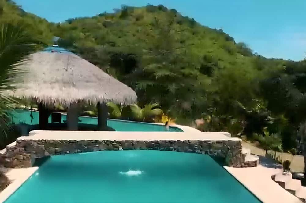 Puerto Lopez Villa | Nature Escape Villa | Pool, Jacuzzis & Pet-Friendly Stay