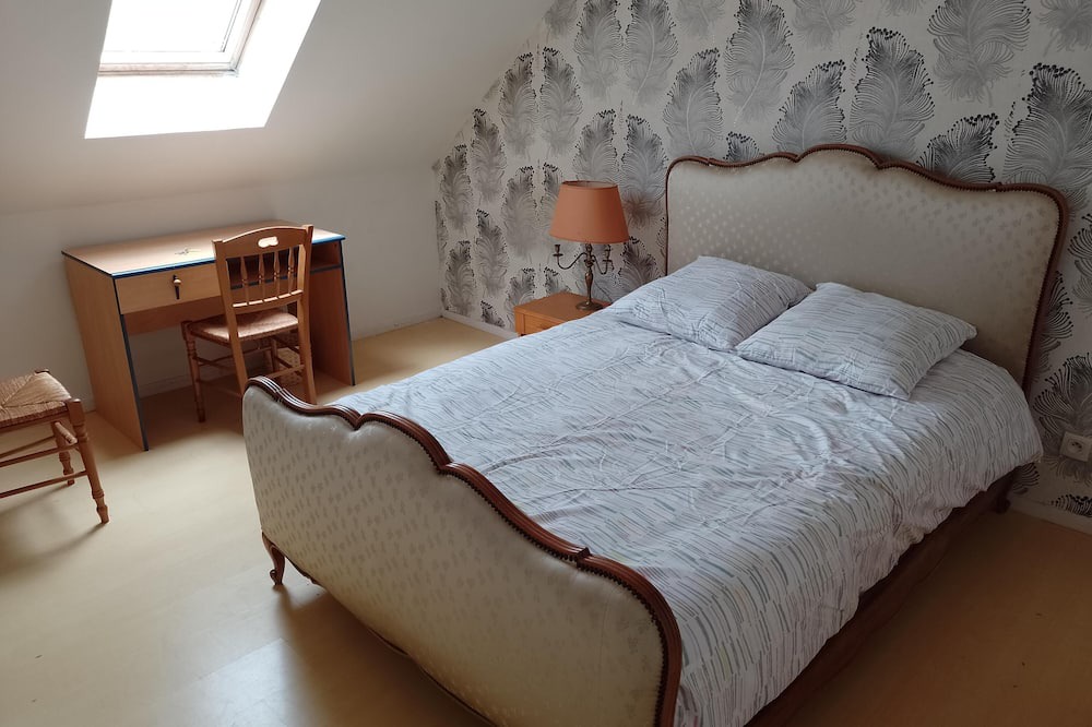Lieusaint Condo | Spacious room in residential area, close to amenities, RER bus 40mn from Paris