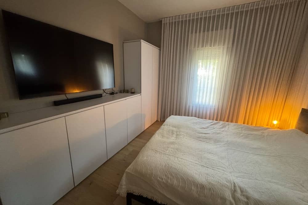 Kfar Shmaryahu Cottage | Charming 3-bedroom cottage near the beach - a perfect and central location