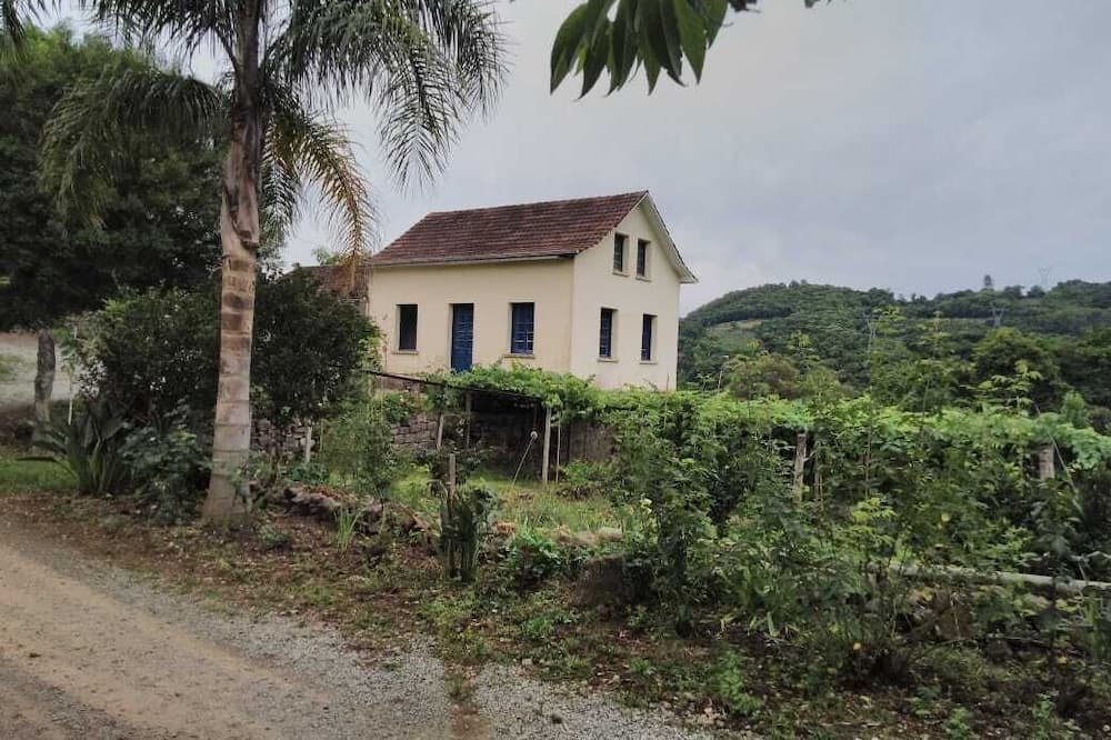 Bento Goncalves House | Casa Foresti, historic, surrounded by nature, for family or group of friends.