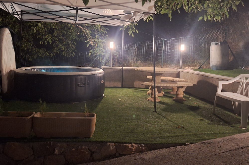 Puget-Theniers House | 4-bedroom villa for 10 people between sea and mountains with jacuzzi and motorcycle garage
