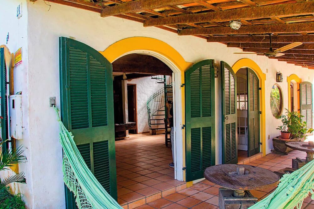 Cachoeira do Bom Jesus House | SEASON IN THE CITY AS IN THE FARM IN FLORIPA!