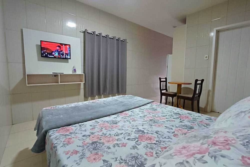 Penha Apartment | Studio close to beaches and parks, a quiet place in the city center.