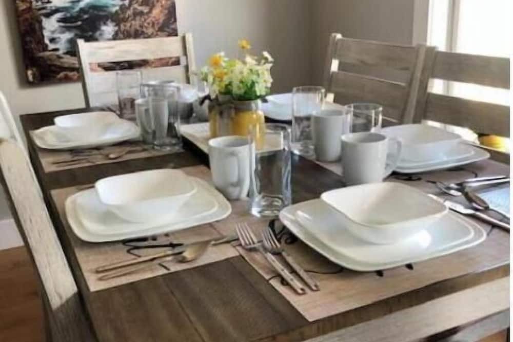Rocky Harbour Ski Chalet | Executive Living in our Purple Three-Bedroom Chalet