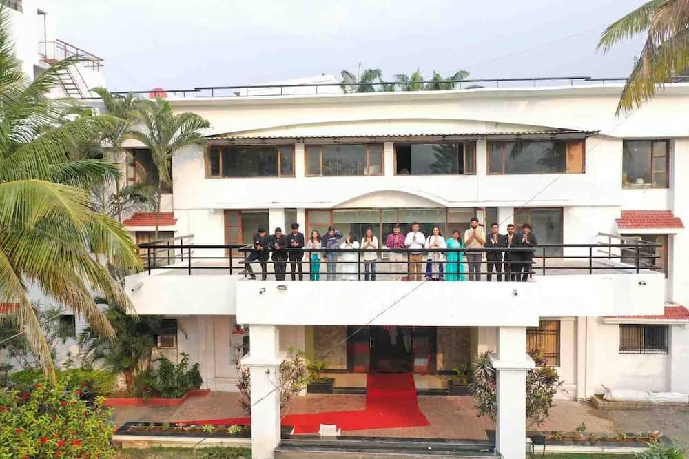 Girinagar Resort | Atmabodh 1-Day Rejuvenation Package