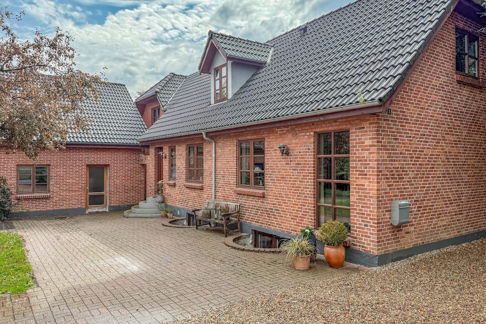 Sønder Felding House | Awesome home in Sønder Felding with house a panoramic view