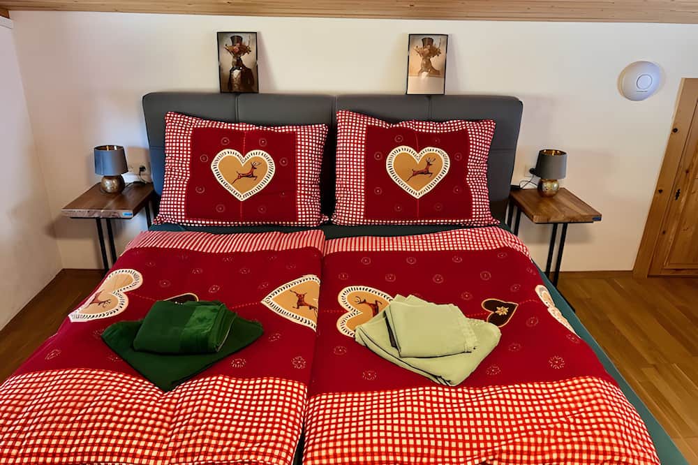 Fieberbrunn Apartment | Room '4 - Cozy Attic' with Wi-Fi