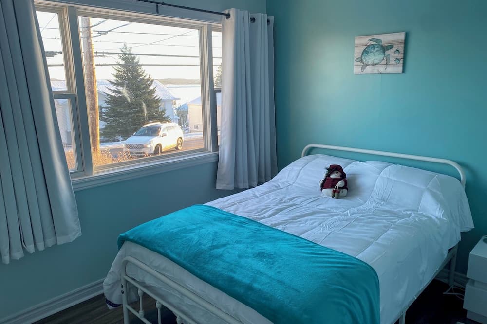 Lewisporte House | Bernice Mae’s Ocean View