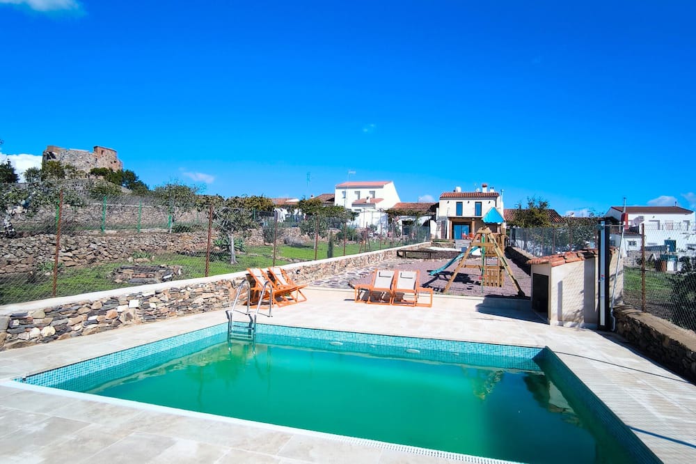 Encinasola House | Holiday Home "Fuerte Thirteen"
