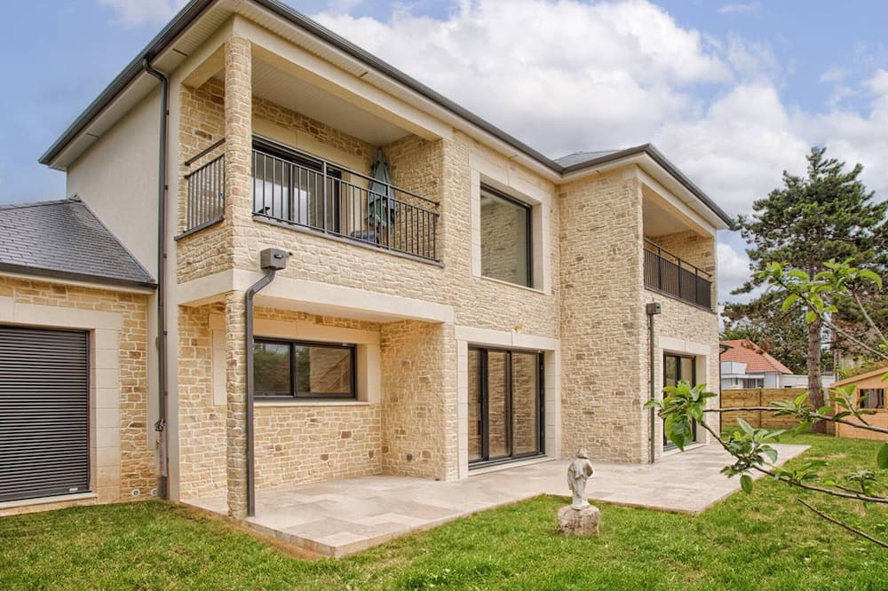 Merville-Franceville-Plage House | Modern and Spacious House 50m from the Beach for 12 people