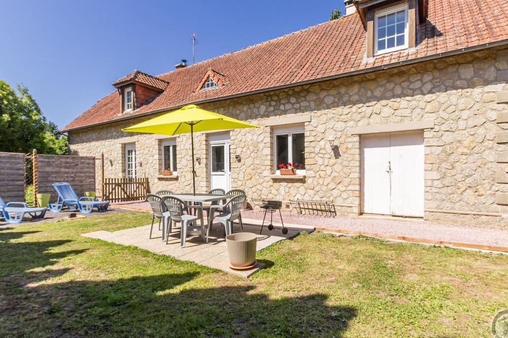 Tribehou Cottage | Charming riverside house with garden, pets allowed