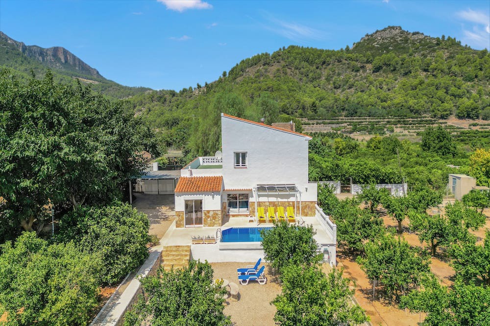 Llauri Villa | Relax Natural: Private Pool, BBQ & A/C — 15 minutes from Cullera