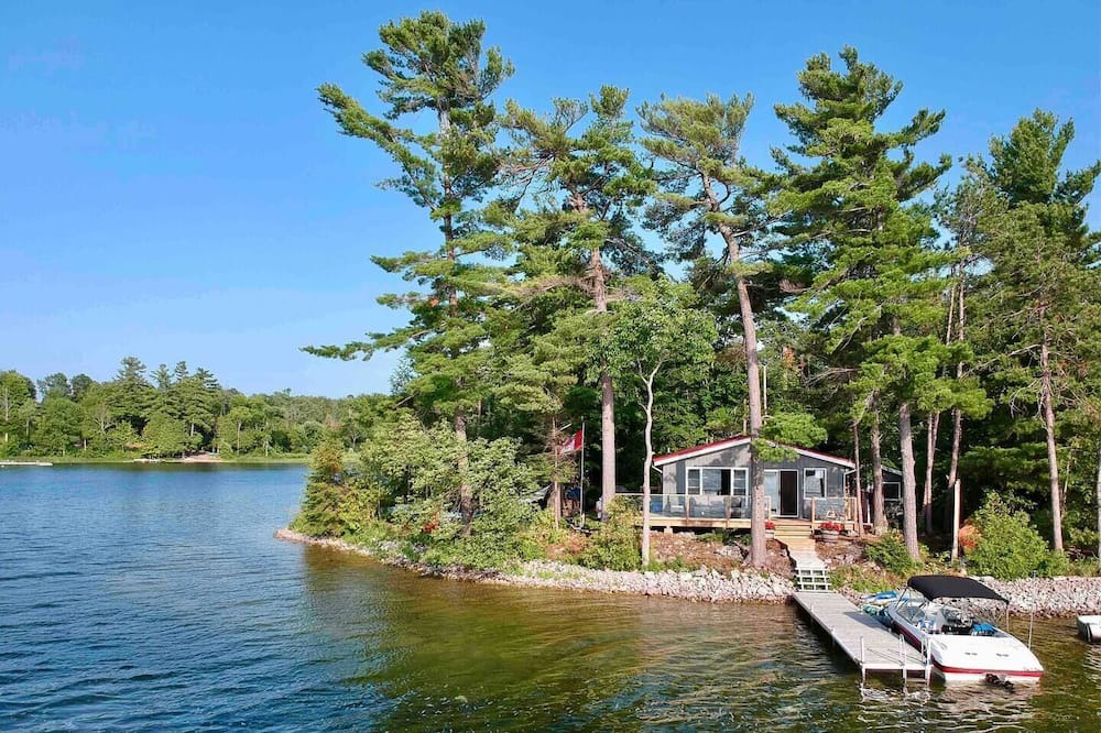 Rideau Lakes House | Barber Pointe Cottage