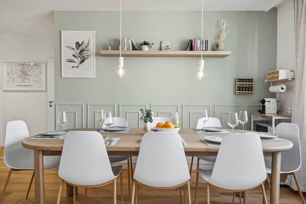 Braunschweig City Center Apartment | Hellohome Urban Design Apartment by the Castle 115 sqm Kicker