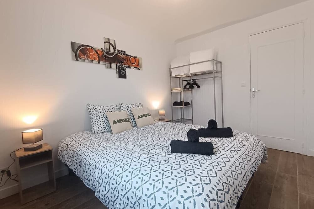 Fontainebleau Apartment | Le Jardin suspendu sleeps 3