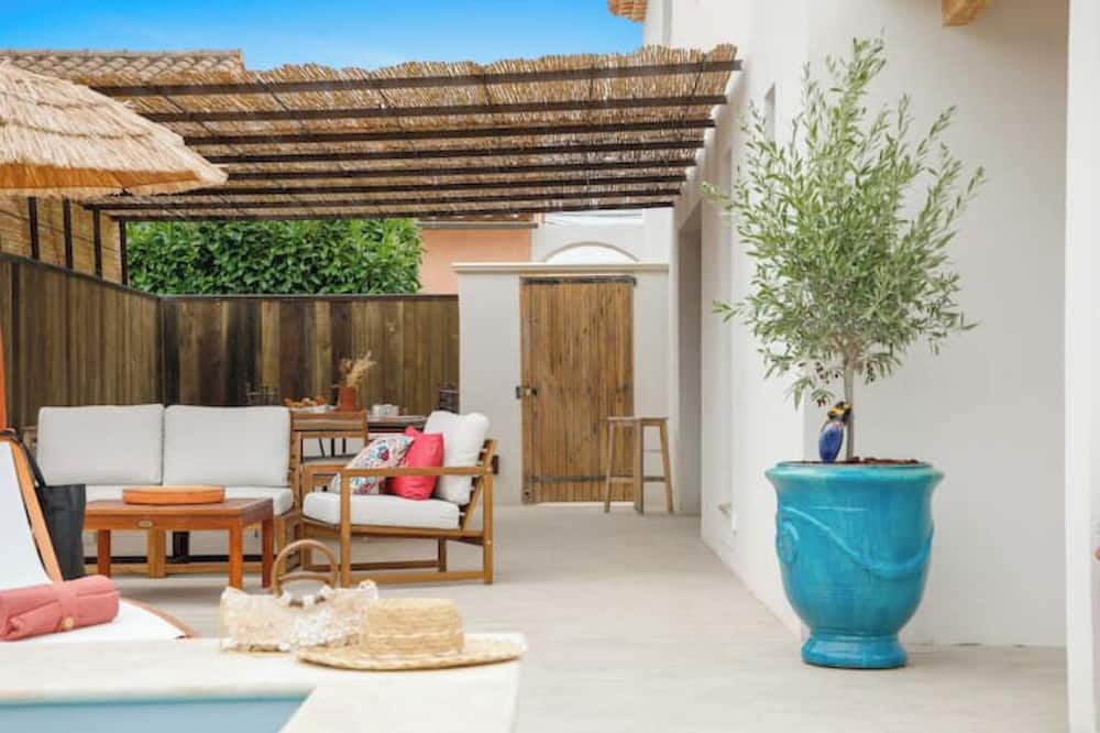 Ganshoren Apartment | Bright apartment with private terrace right next to the Basilix