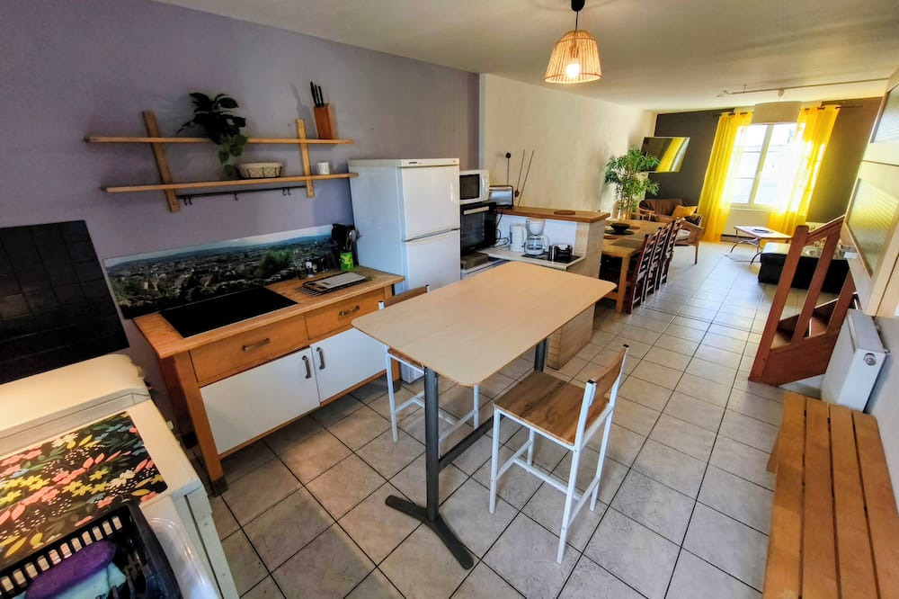 La Mare Aubry Apartment | Gîte CÔTE 204, ideal for your stay with catering available at La Cave 204