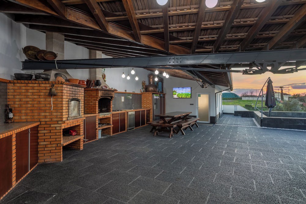 Estarreja Villa | 12 minutes from the center of Aveiro. Villa with swimming pool and soccer pitch.