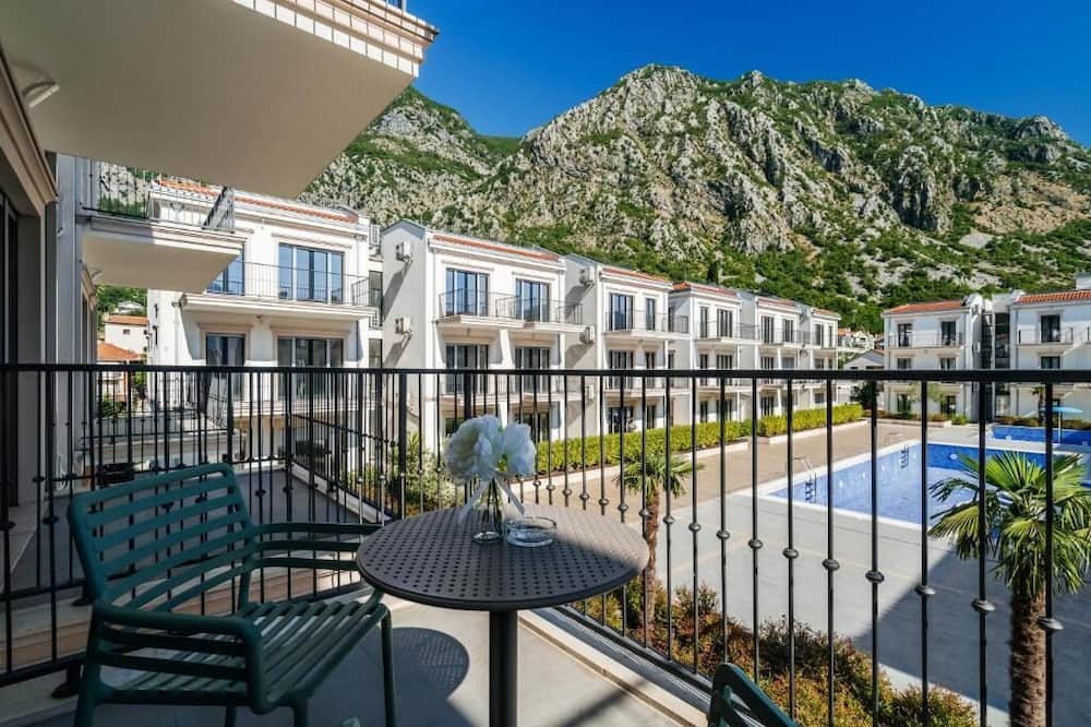 Risan Apartment | Charming 1-bedroom apartment in enchanting Risan with AC