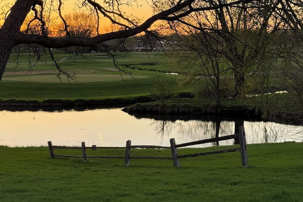 Windsor House | Par-fect Escape on Lake Windsor Golf Course