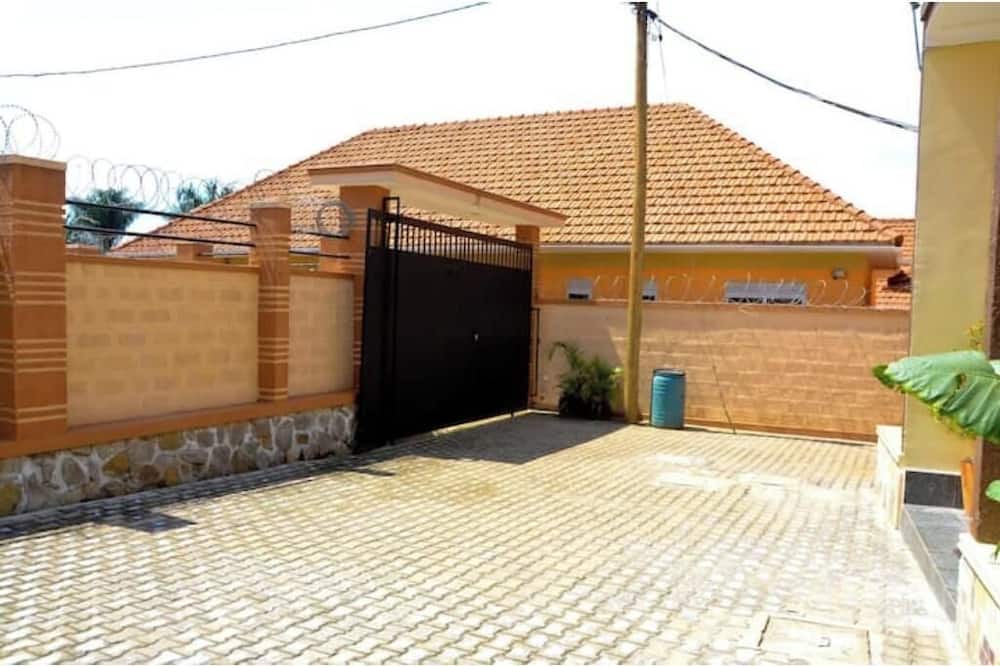 Kireka Apartment | Alfred Villas Kampala 2 Double Beds Muyenga Bukasa