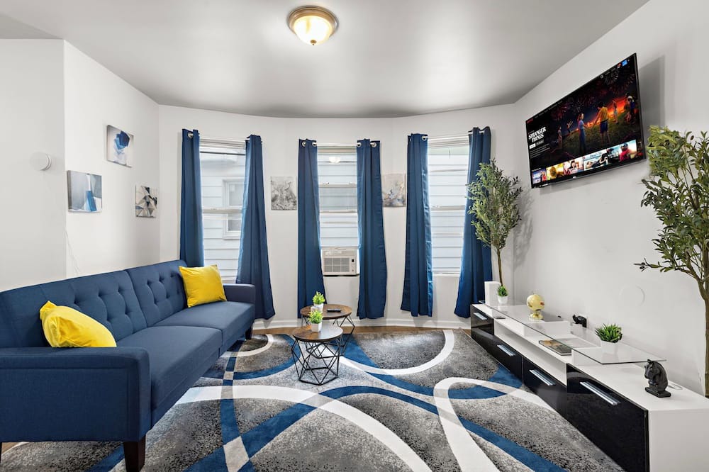 Weequahic Condo | Fun Family getaway - NYC & NWK w/free parking