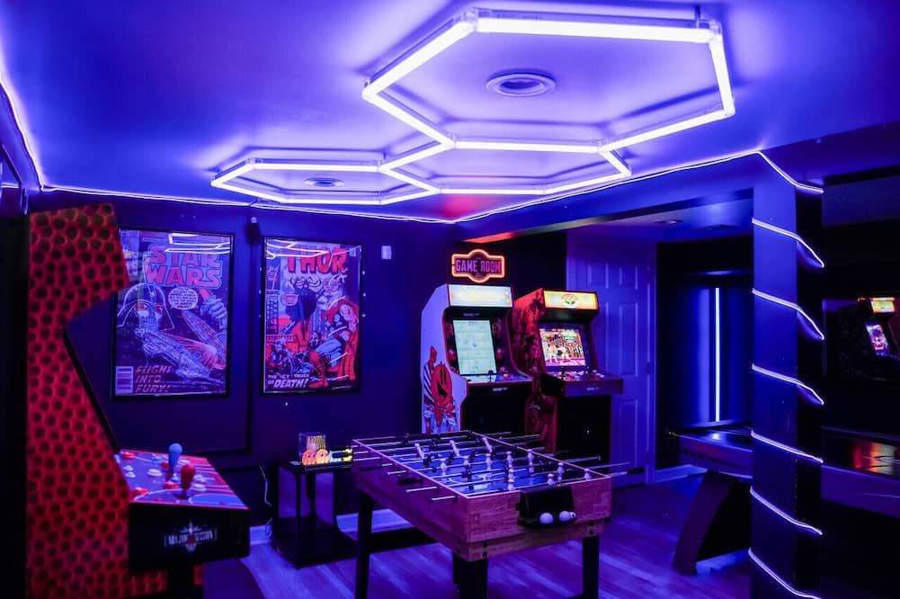 Belmont Cragin House | 4BR Home with Game Room: Chicago Leisure Escape