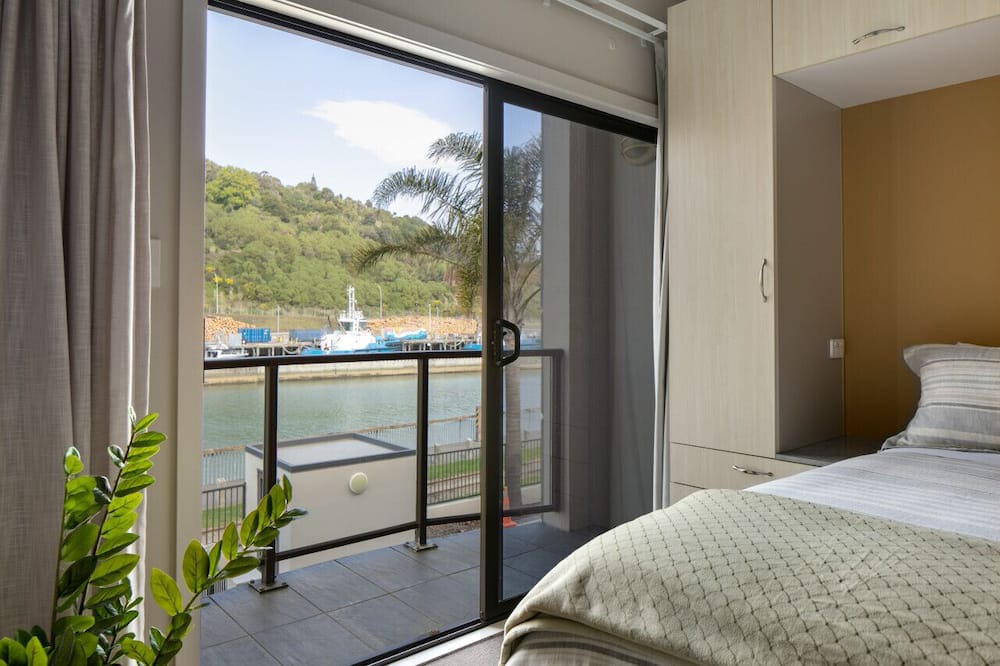 Gisborne Apartment | Studio Apartment 600m to CBD