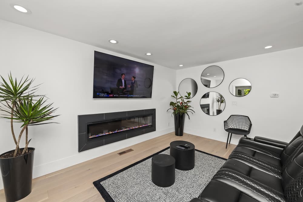 Allied Arts House | 2BR Home in Menlo Park Near Stanford University!