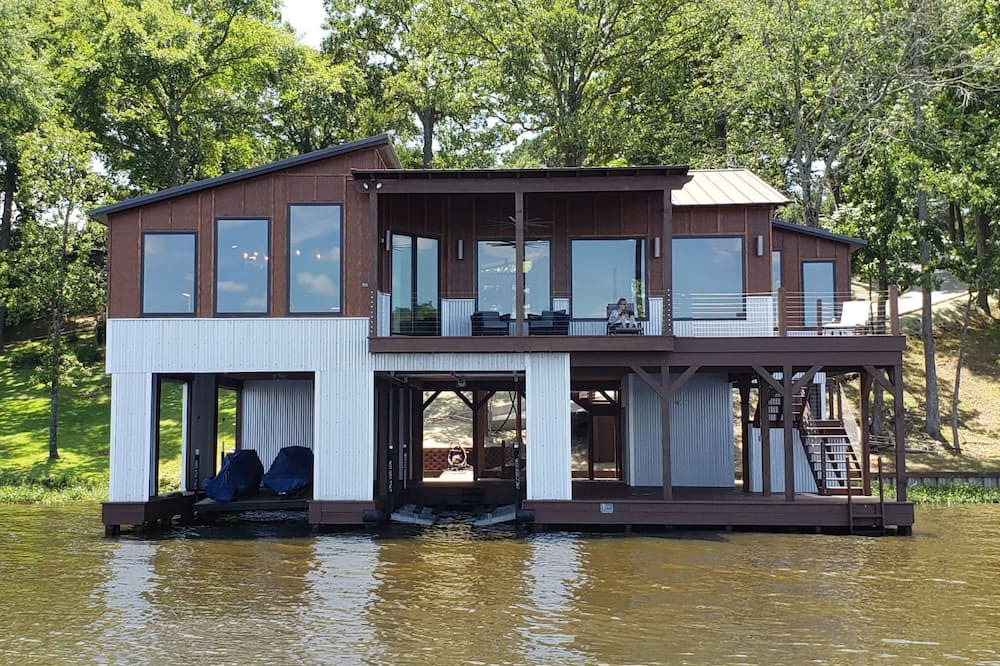 Tyler Boat Rental | Incredible boathouse built on top of the beautiful Lake Tyler!