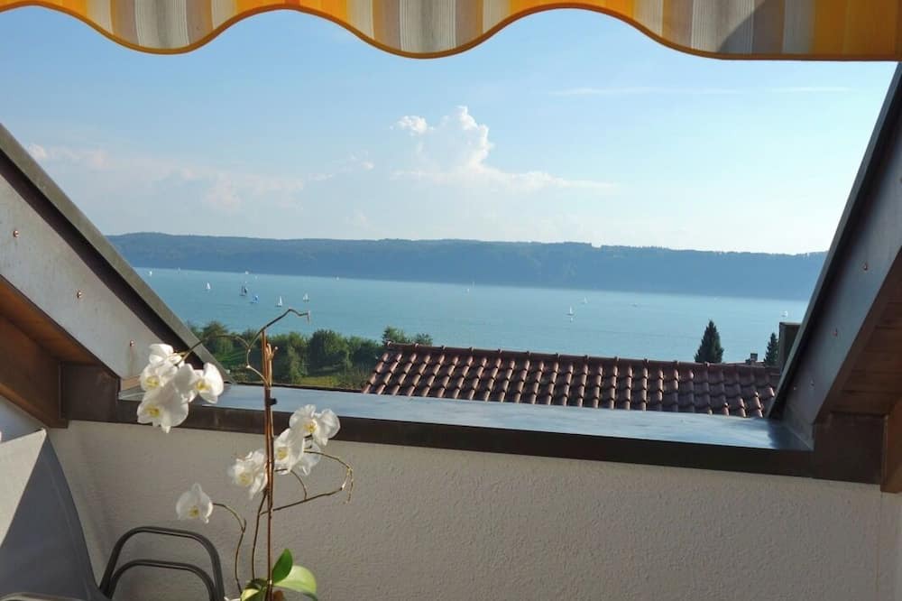 Sipplingen Apartment | Gemütliche 65 m² DG- Fewo mit Einmaligem See-und Bergblick in Sipplingen