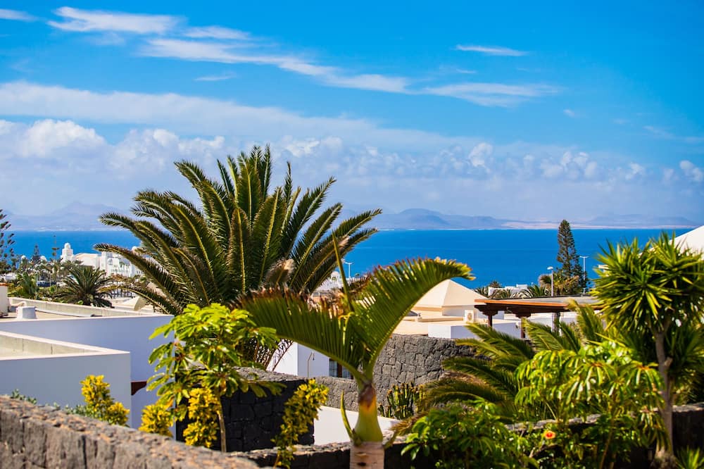 Playa Blanca House | Holiday Home newly renovated with Sea View and heated Swimming Pool